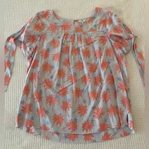 Crown and Ivy, Palm tree top